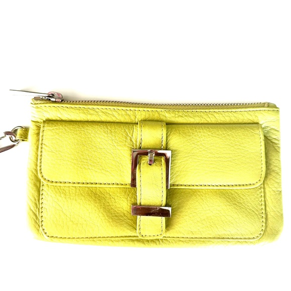 Express - Wristlet - Picture 1 of 8